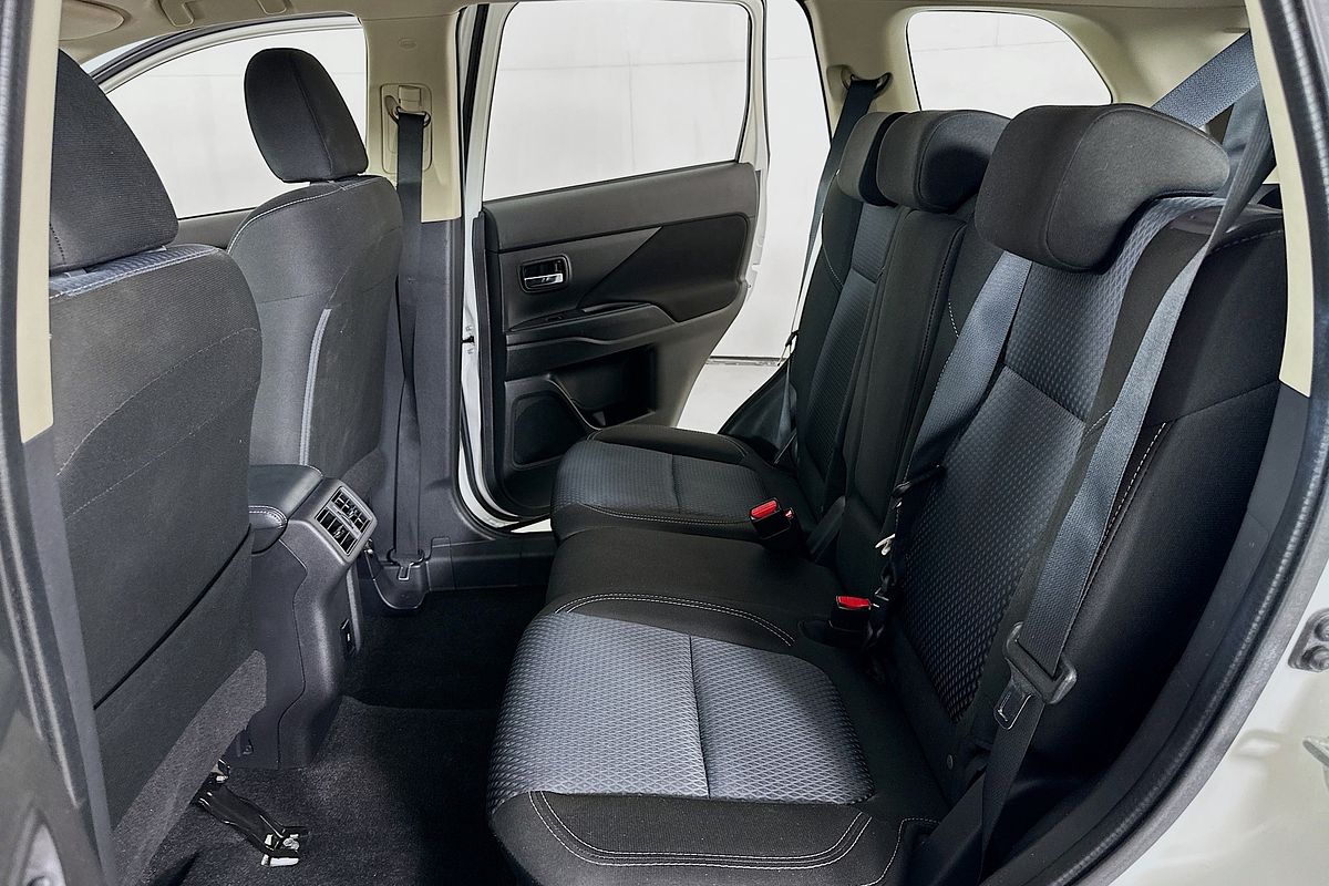 2020 Mitsubishi OUTLANDER ES 7 SEAT (AWD) ZL MY20