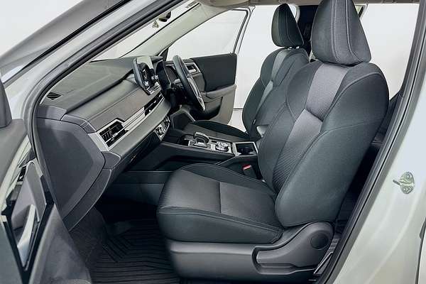 2024 Mitsubishi Outlander LS ZM
