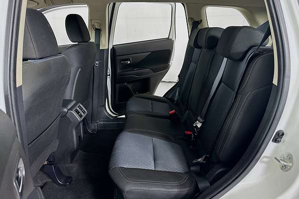 2021 Mitsubishi OUTLANDER ES 7 SEAT (AWD) ZL MY21