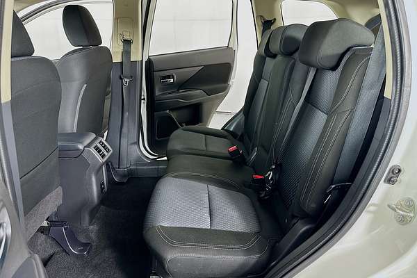 2021 Mitsubishi OUTLANDER ES 7 SEAT (AWD) ZL MY21