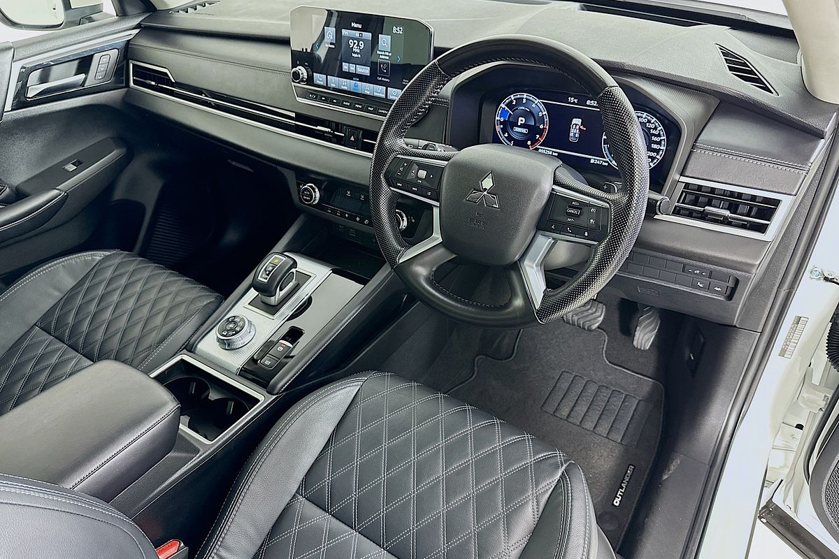 2022 Mitsubishi OUTLANDER Exceed ZM