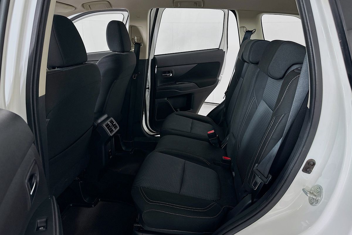 2021 Mitsubishi OUTLANDER ES ZL