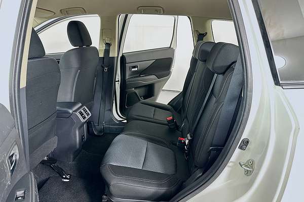 2021 Mitsubishi OUTLANDER ES 7 SEAT (2WD) ZL MY21
