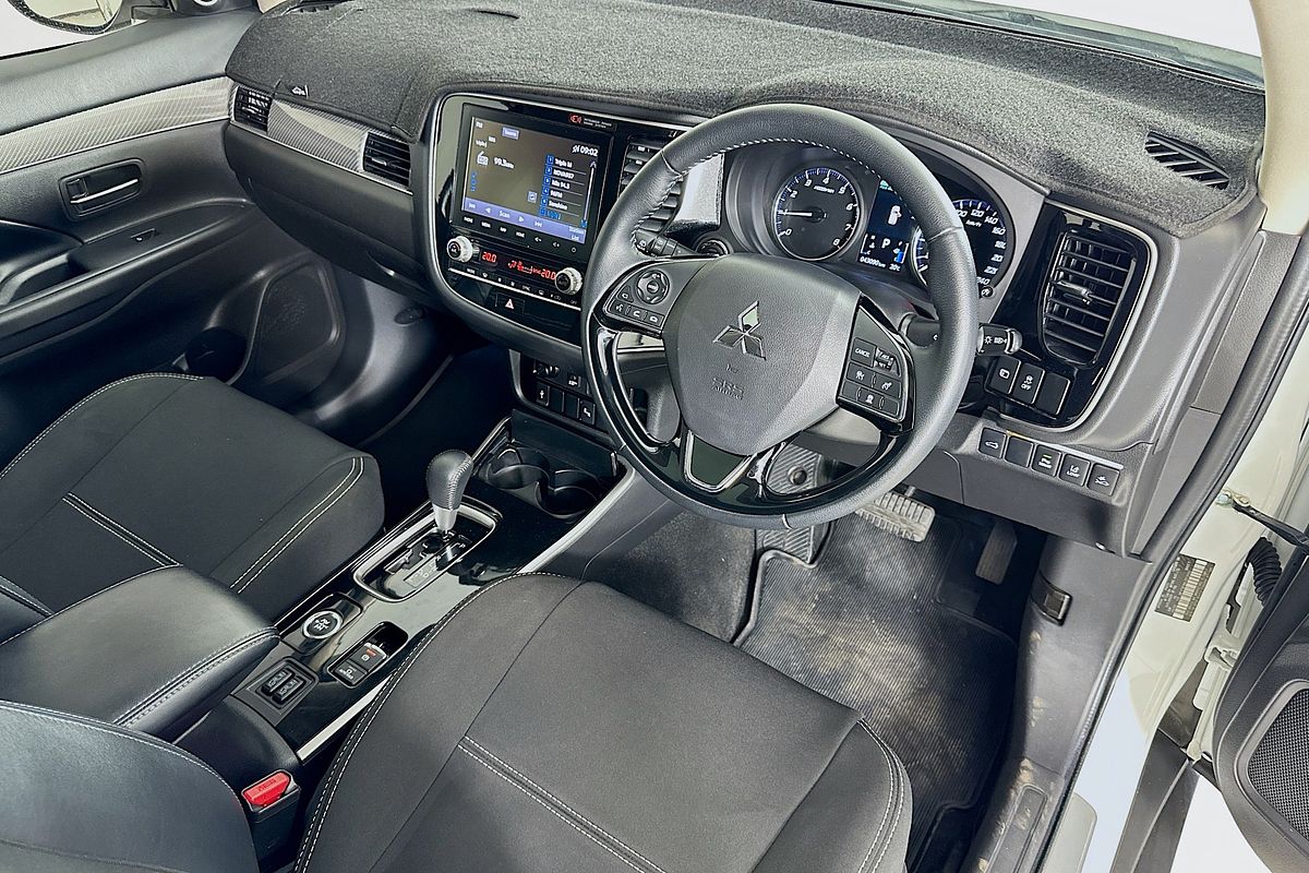 2020 Mitsubishi OUTLANDER Exceed ZL