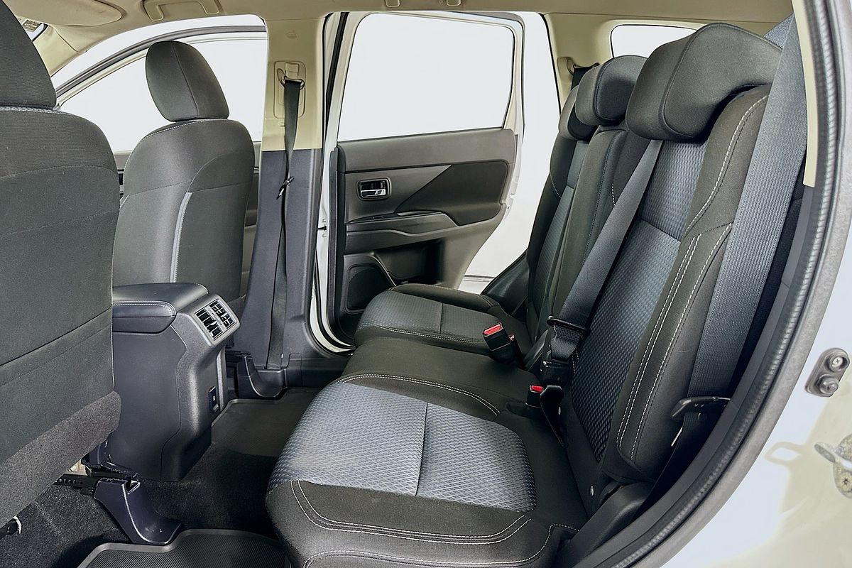 2021 Mitsubishi OUTLANDER ES 7 SEAT (AWD) ZL MY21