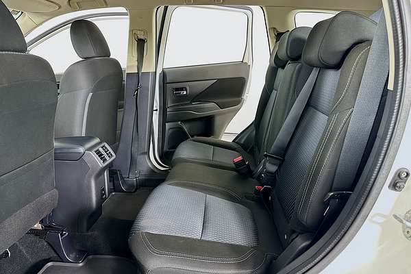 2021 Mitsubishi OUTLANDER ES 7 SEAT (AWD) ZL MY21