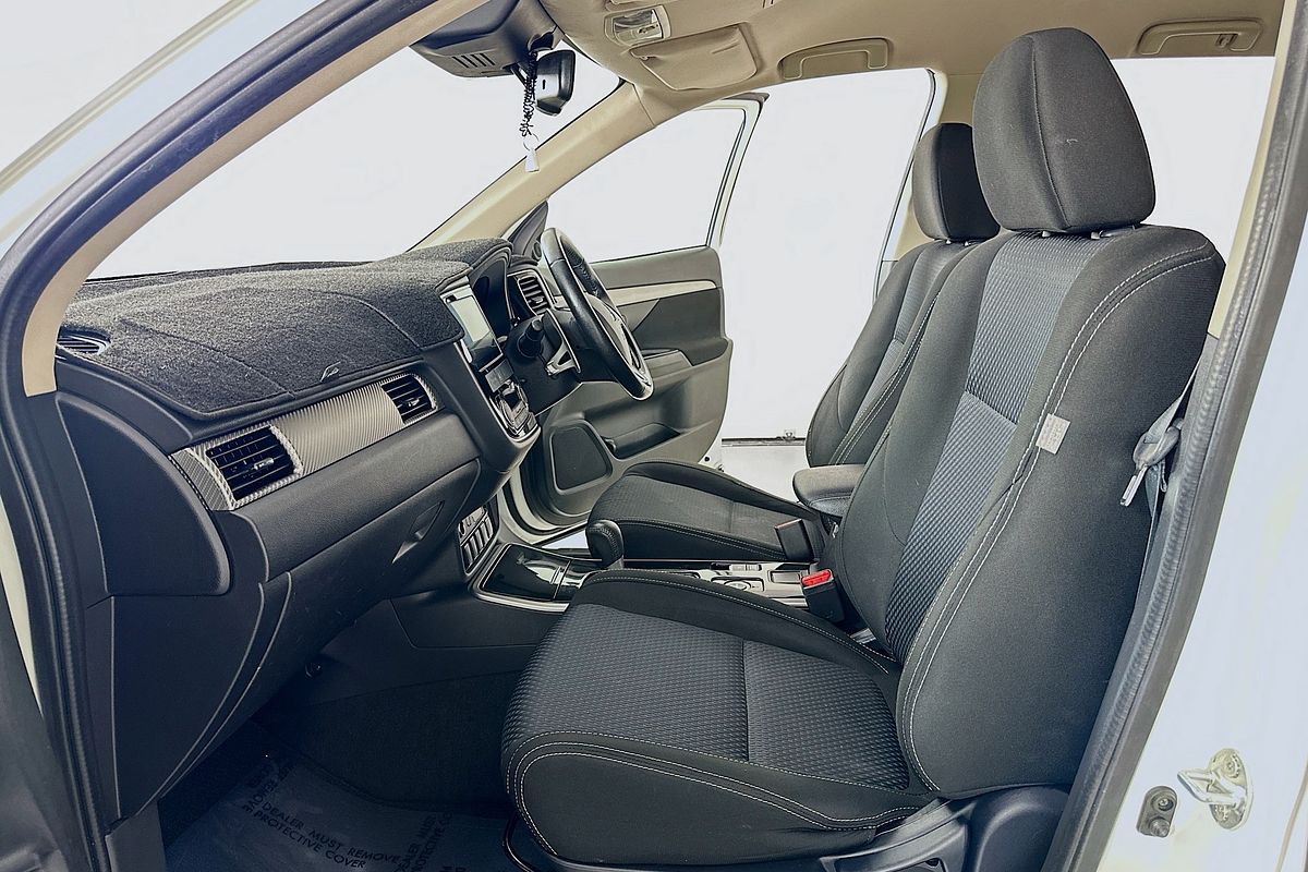 2016 Mitsubishi OUTLANDER LS SAFETY PACK (4x4) 7 SEATS ZK MY17