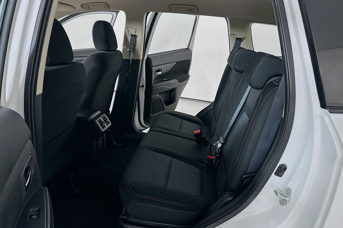 2018 Mitsubishi OUTLANDER ES 7 SEAT (AWD) ZL MY19