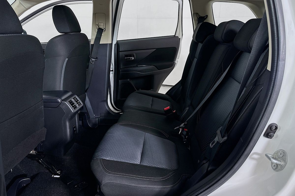 2021 Mitsubishi OUTLANDER ES 7 SEAT (2WD) ZL MY21