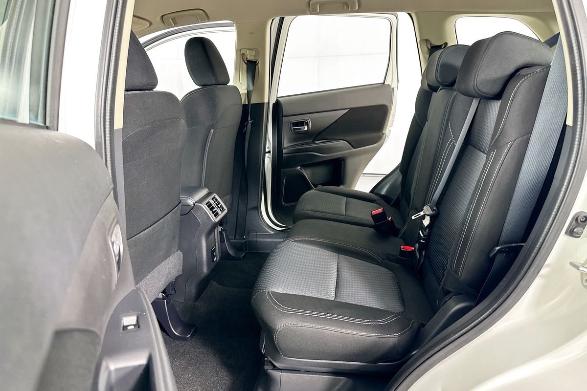 2020 Mitsubishi OUTLANDER ES 7 SEAT (2WD) ZL MY20