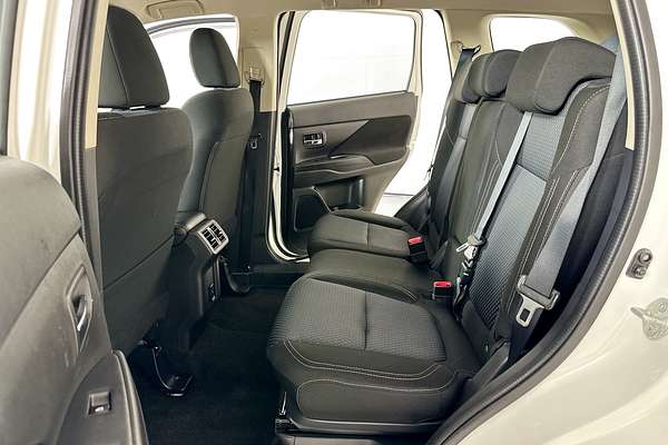 2021 Mitsubishi OUTLANDER ES 7 SEAT (AWD) ZL MY21