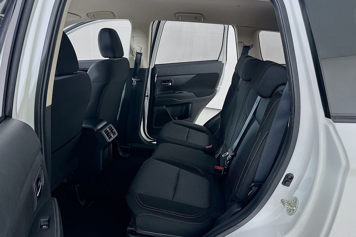 2020 Mitsubishi OUTLANDER ES 7 SEAT (2WD) ZL MY21