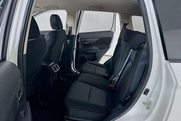 2020 Mitsubishi OUTLANDER ES 7 SEAT (2WD) ZL MY21