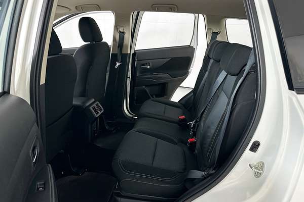 2021 Mitsubishi OUTLANDER ES 7 SEAT (2WD) ZL MY21