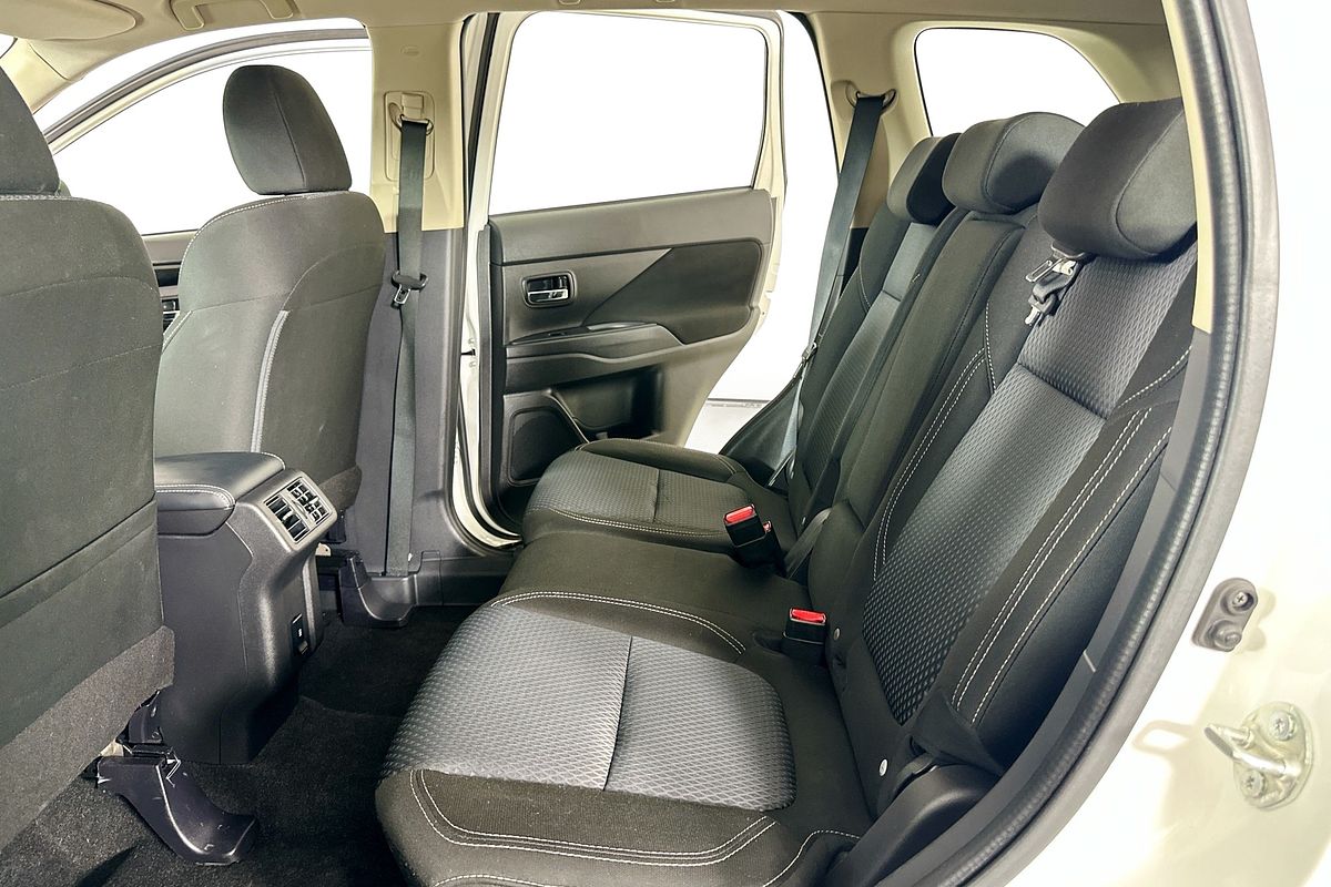 2021 Mitsubishi OUTLANDER ES 7 SEAT (2WD) ZL MY21