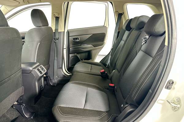 2021 Mitsubishi OUTLANDER ES 7 SEAT (2WD) ZL MY21