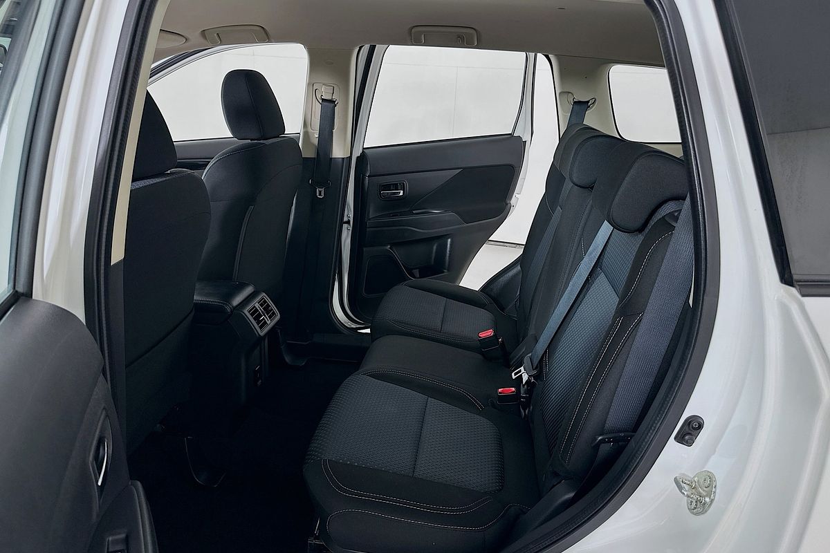 2020 Mitsubishi OUTLANDER ES 7 SEAT (AWD) ZL MY20