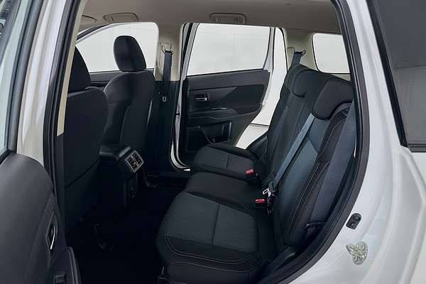 2020 Mitsubishi OUTLANDER ES 7 SEAT (AWD) ZL MY20