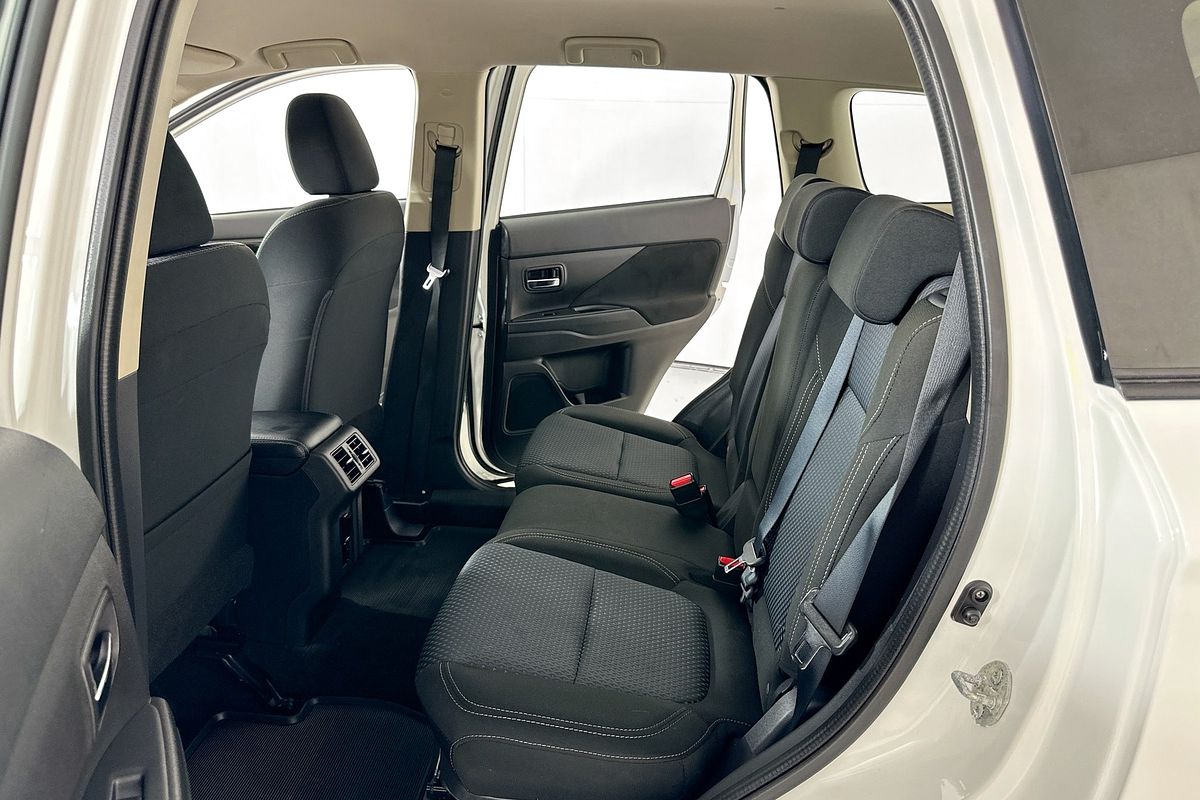 2021 Mitsubishi OUTLANDER ES 7 SEAT (2WD) ZL MY21