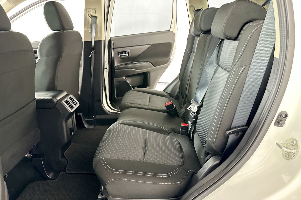 2021 Mitsubishi OUTLANDER ES 7 SEAT (2WD) ZL MY21