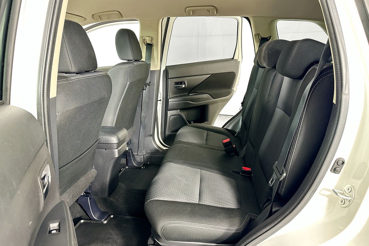 2016 Mitsubishi OUTLANDER LS (4x4) ZK MY16