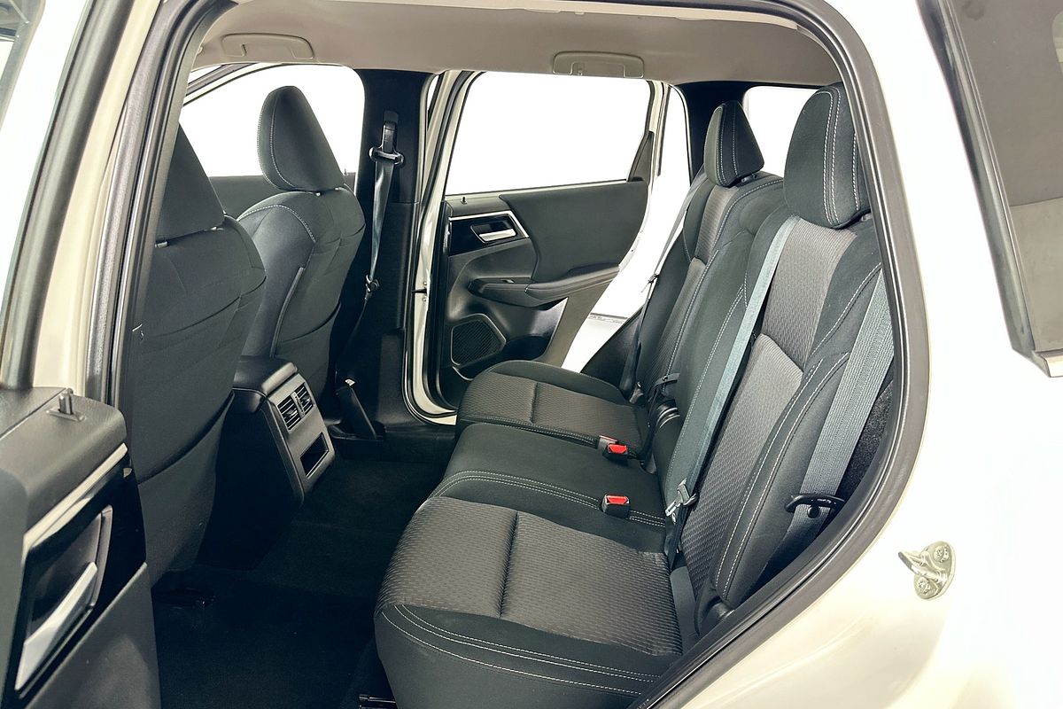 2023 Mitsubishi OUTLANDER ES 7 SEAT (2WD) ZM MY23