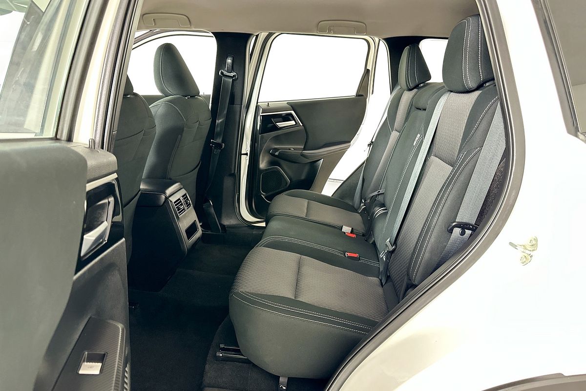 2024 Mitsubishi OUTLANDER ES 7 SEAT (2WD) ZM MY24