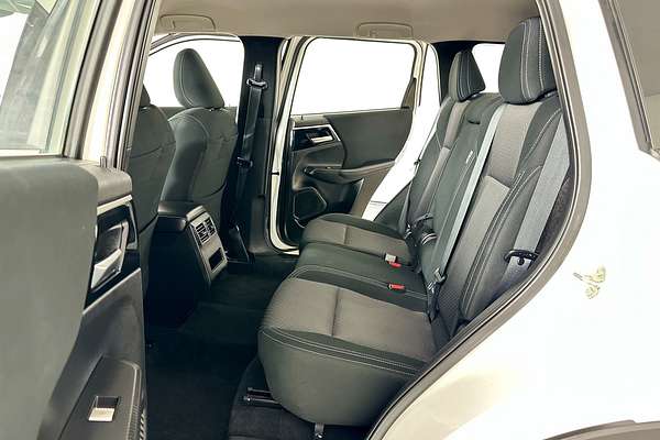 2024 Mitsubishi OUTLANDER ES 7 SEAT (2WD) ZM MY24