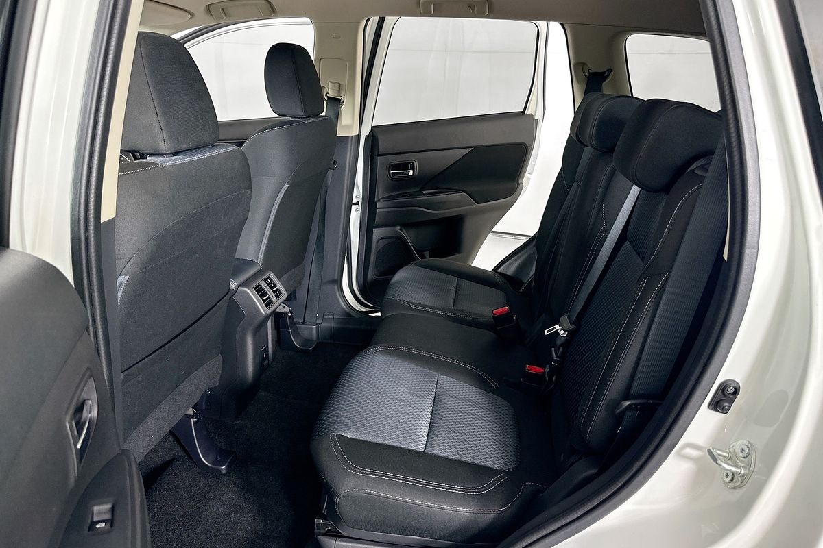 2021 Mitsubishi OUTLANDER ES 7 SEAT (2WD) ZL MY21