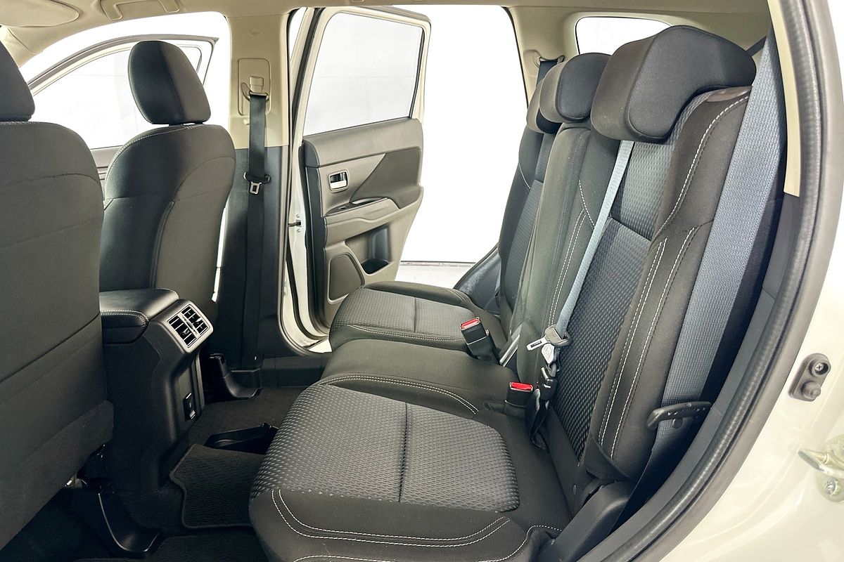 2021 Mitsubishi OUTLANDER ES 7 SEAT (2WD) ZL MY21