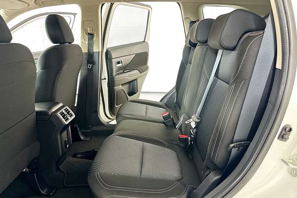 2021 Mitsubishi OUTLANDER ES 7 SEAT (2WD) ZL MY21