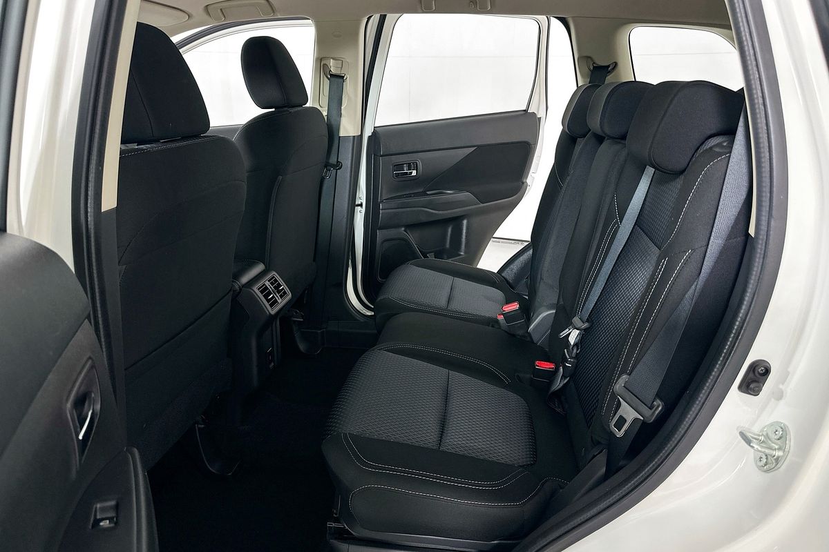 2021 Mitsubishi OUTLANDER ES 7 SEAT (AWD) ZL MY21