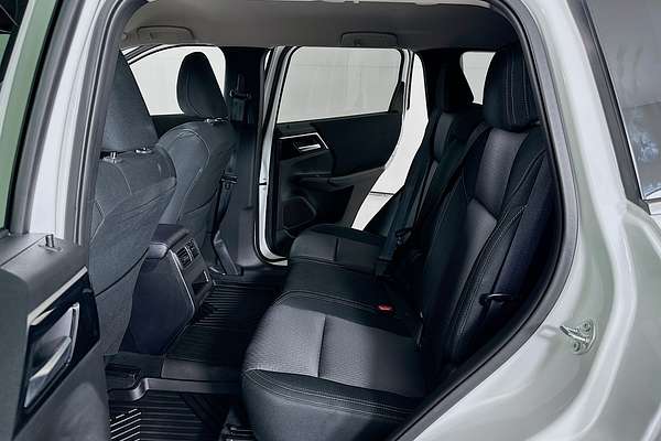 2024 Mitsubishi Outlander LS ZM