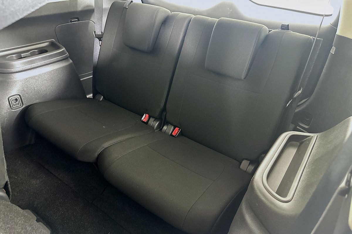 2021 Mitsubishi OUTLANDER ES 7 SEAT (2WD) ZL MY21