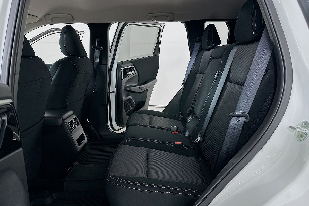 2024 Mitsubishi OUTLANDER LS 7 SEAT (2WD) ZM MY24