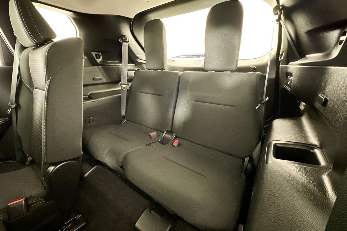 2023 Mitsubishi OUTLANDER ES 7 SEAT (2WD) ZM MY23