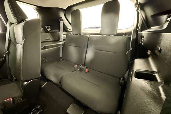 2023 Mitsubishi OUTLANDER ES 7 SEAT (2WD) ZM MY23