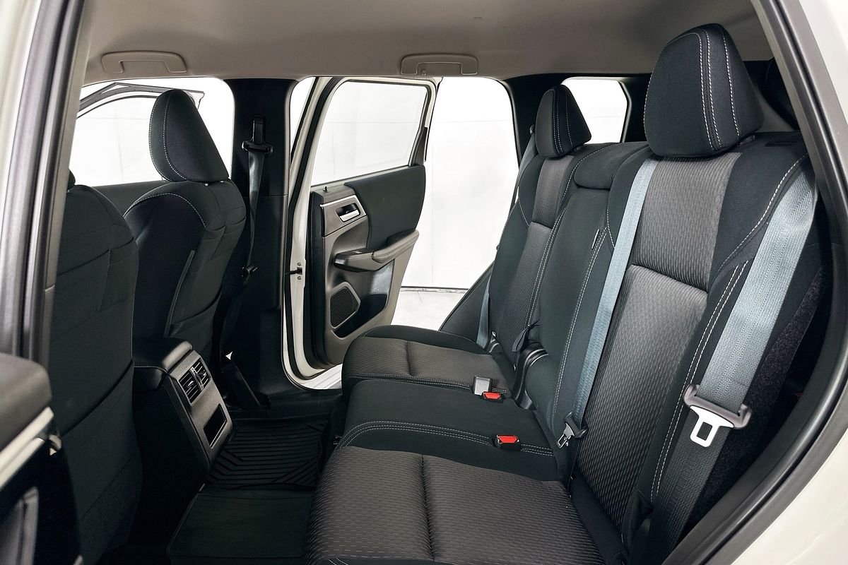 2022 Mitsubishi OUTLANDER ES 7 SEAT (2WD) ZM MY22