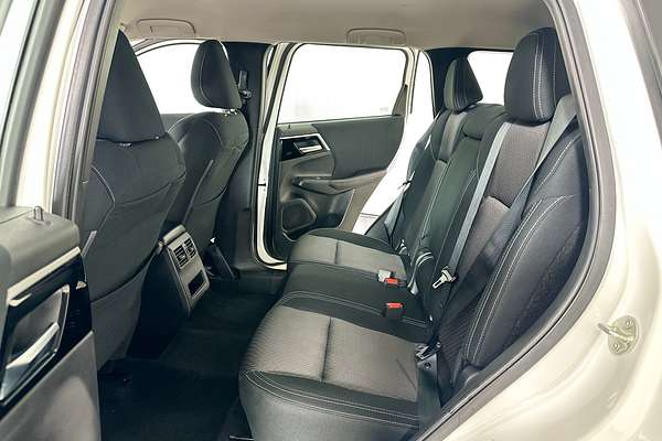 2022 Mitsubishi OUTLANDER ES 7 SEAT (2WD) ZM MY22.5