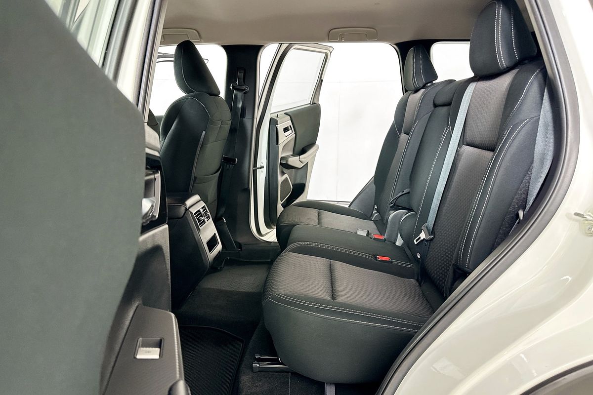 2022 Mitsubishi OUTLANDER ES 7 SEAT (2WD) ZM MY22