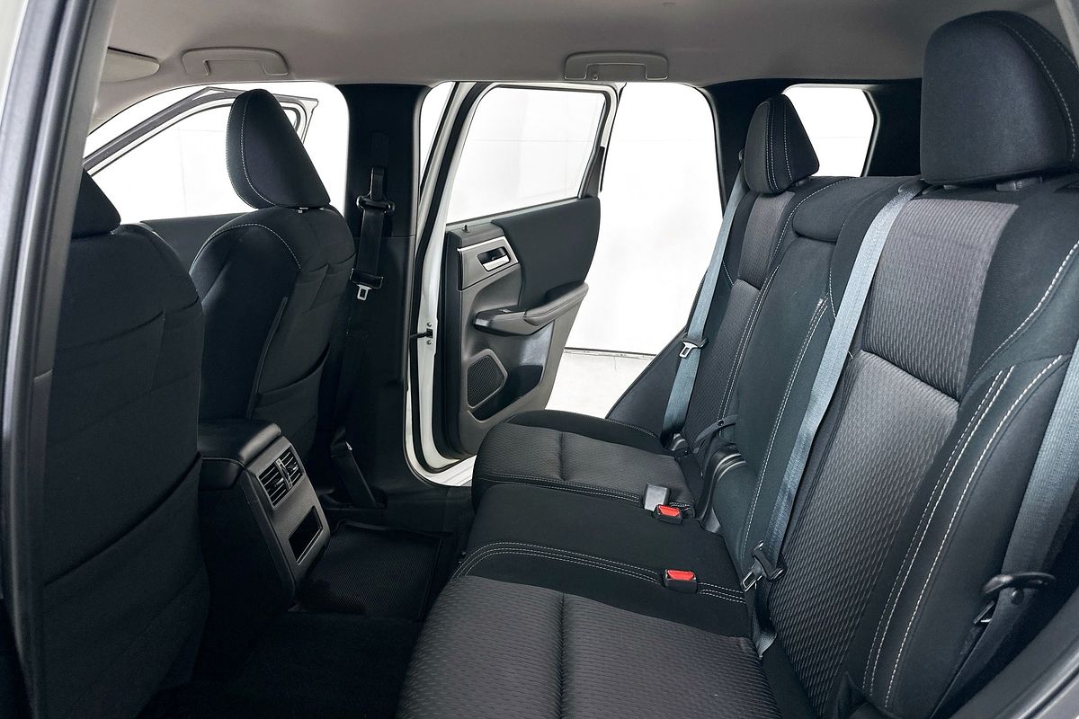 2022 Mitsubishi OUTLANDER ES 7 SEAT (2WD) ZM MY22