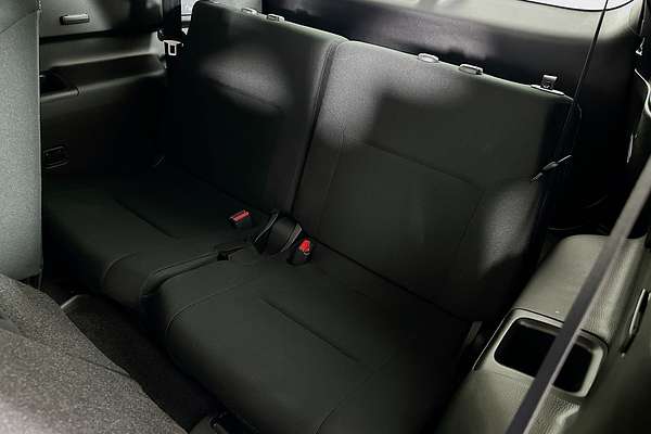 2024 Mitsubishi Outlander LS ZM