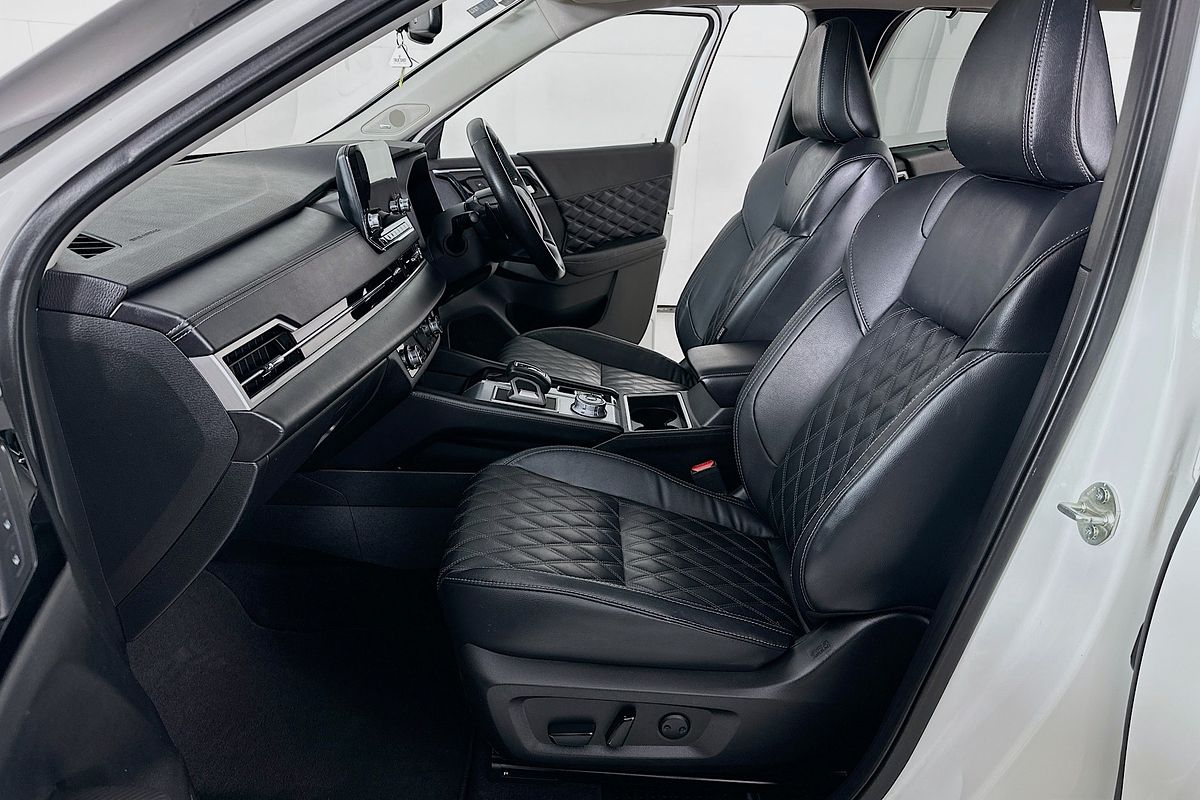 2022 Mitsubishi OUTLANDER Exceed ZM