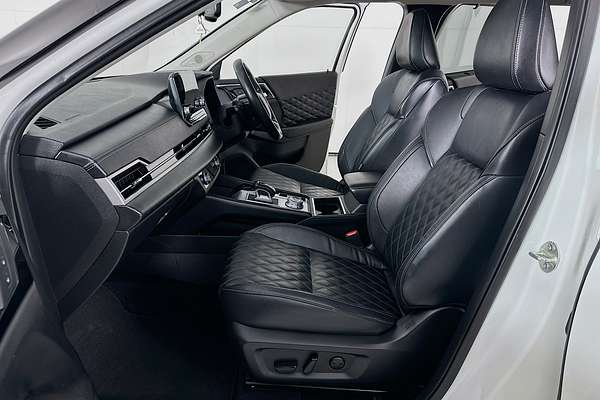 2022 Mitsubishi OUTLANDER Exceed ZM