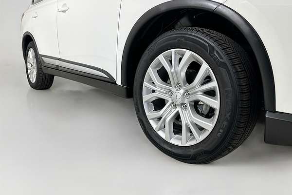 2021 Mitsubishi OUTLANDER ES 7 SEAT (2WD) ZL MY21