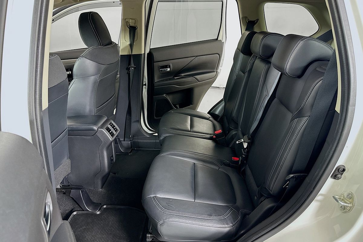 2020 Mitsubishi OUTLANDER Exceed ZL
