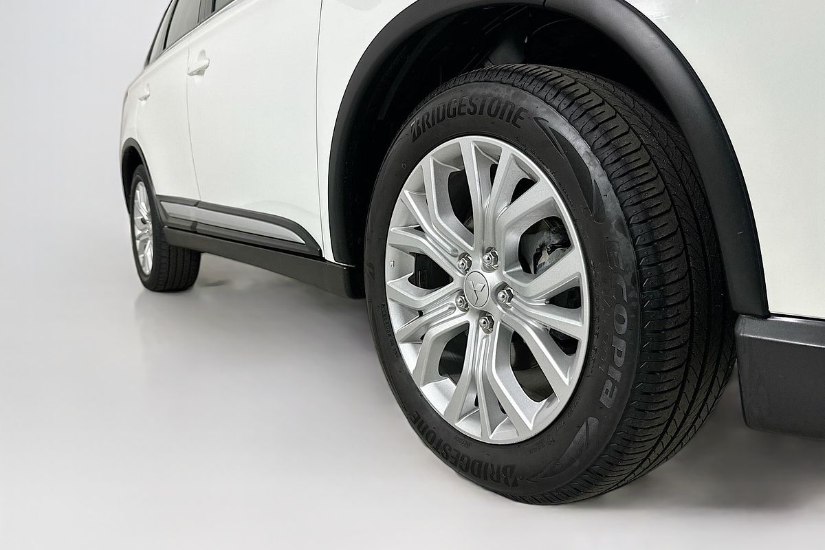 2021 Mitsubishi OUTLANDER ES 7 SEAT (2WD) ZL MY21