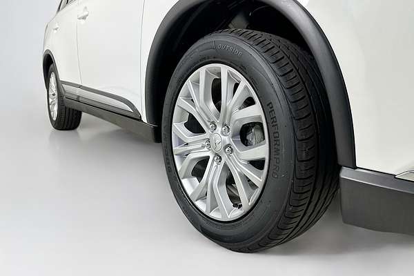 2021 Mitsubishi OUTLANDER ES 7 SEAT (2WD) ZL MY21