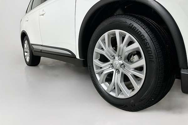 2021 Mitsubishi OUTLANDER ES 7 SEAT (2WD) ZL MY21