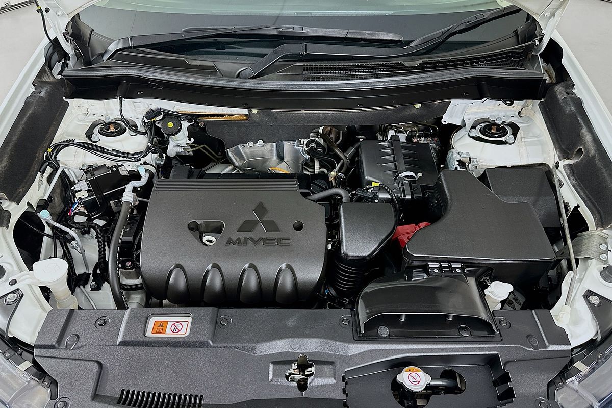 2021 Mitsubishi OUTLANDER ES ZL